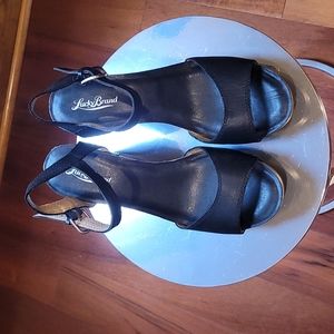 Lucky Brand Black and wood looking wedges size 8 1/2 NWOT
